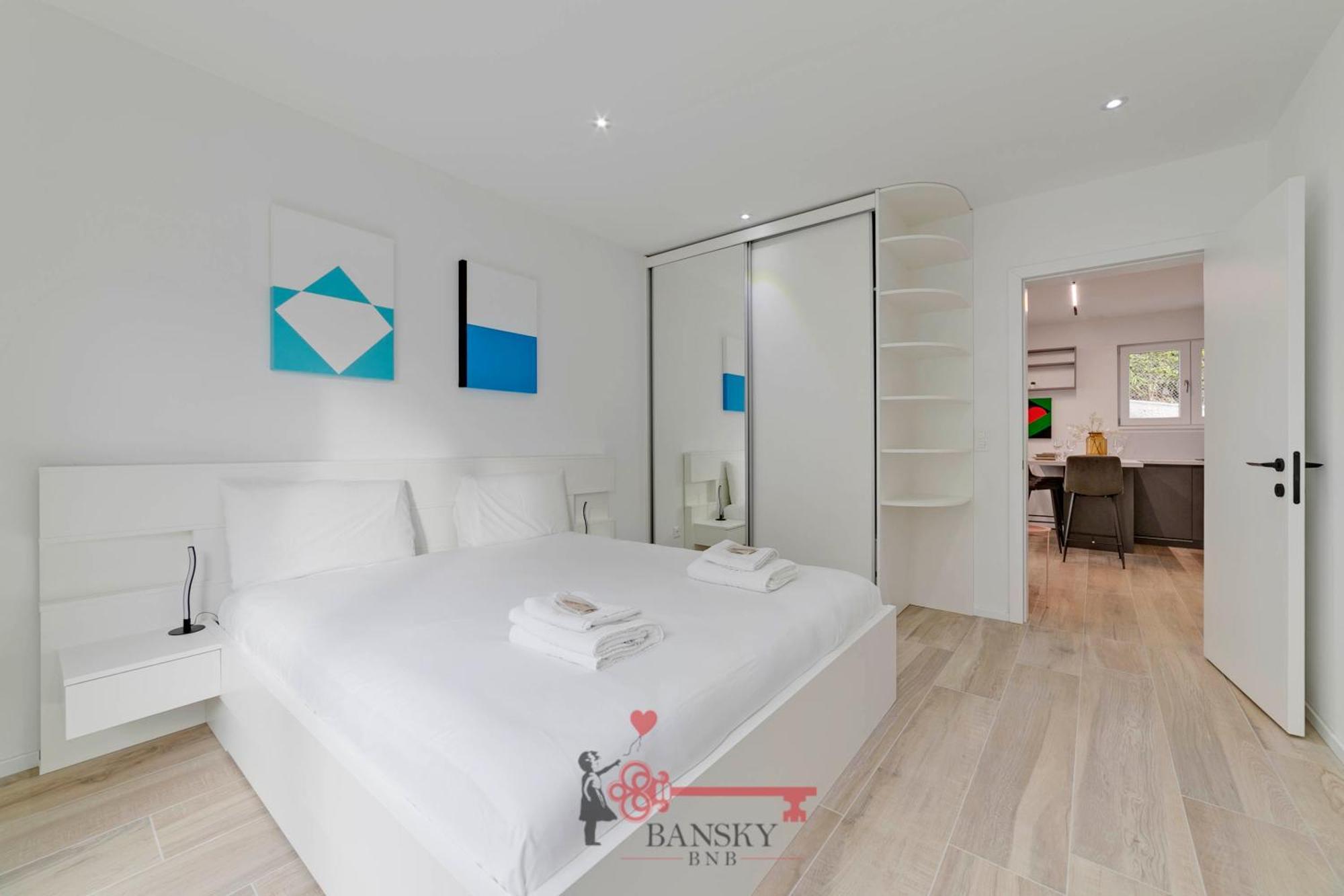 Sofia 4 - 5min Station -by Easylife Swiss Lugano